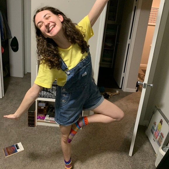 Meet your Posher, Abbie - Picture 1 of 1